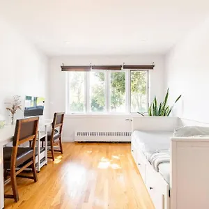 bright-riverfront-3-bedroom-condo.hotels-in-montreal.org/